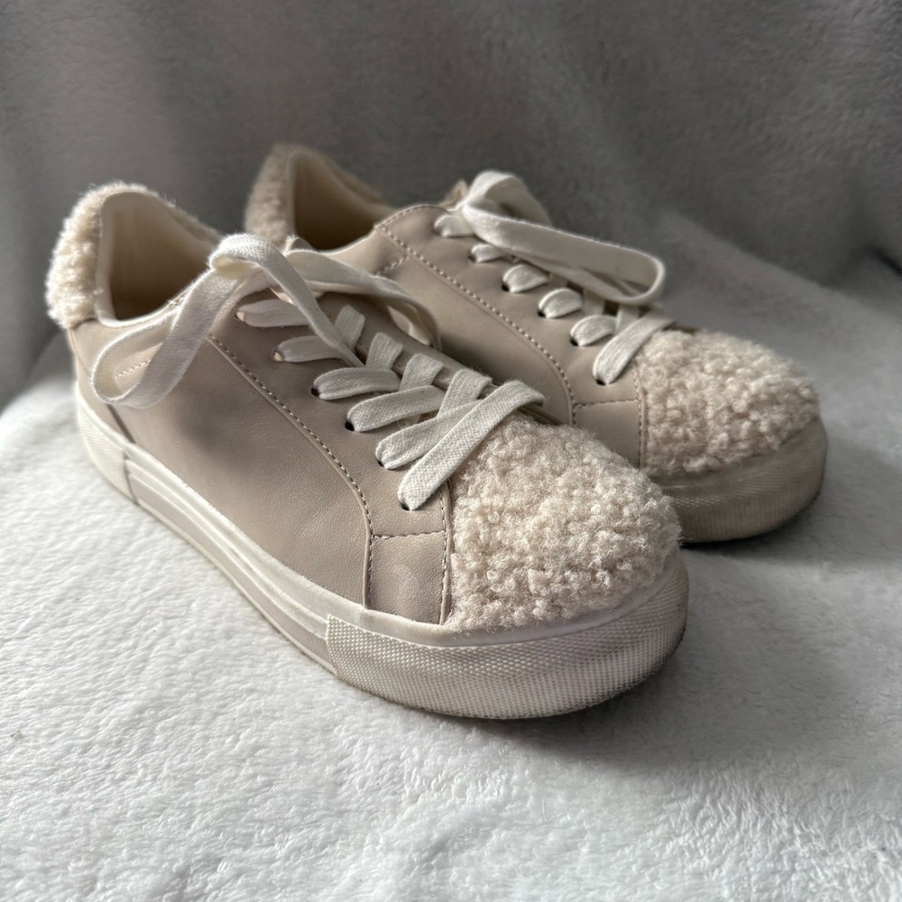 Treasure & Bond Cream Fleece Accent Sneakers Girls Size 4M Lace Up Leather